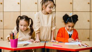 Cum alegi corect tipul de cursuri de engleză pentru copii la care să-ți înscrii prichindelul?