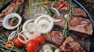 VIDEO | Wild cooking: rețetă delicioasă de sparanghel cu carne de vită