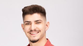 Ce s-a întâmplat cu Cristian, fostul concurent al emisiunii ”Casa Iubirii” după ce a părăsit competiția. Tânărul este îndrăgostit de o fată misterioasă