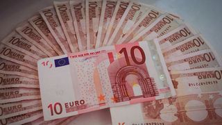 Curs valutar BNR azi, 21 octombrie 2022: Ce se &icirc;nt&acirc;mplă la casele de schimb valutar?