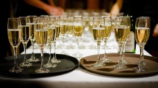 Ce tipuri de băuturi vei consuma la o &icirc;nt&acirc;lnire de afaceri?