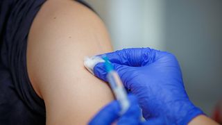 Ministerul Sănătăţii: peste 609.000 de doze de vaccin antigripal au fost distribuite Direcţiilor de Sănătate Publică