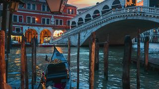 Captură de milioane: Doi turişti au furat o gondolă în Veneția