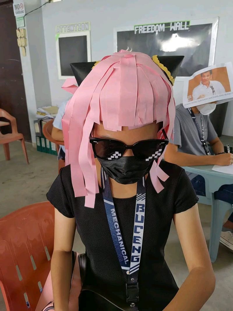 Pălăriile anti-copiat sunt atracția momentului! Iată cât de repede pot fi confecționate