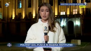 Polițist gol-pușcă în mașina instituției