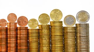 Curs valutar BNR azi, 25 octombrie 2022. Evoluția monedei euro și a dolarului