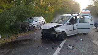 Dolj: Accident cu două autoturisme și o căruță. O persoană a murit și șapte au fost rănite