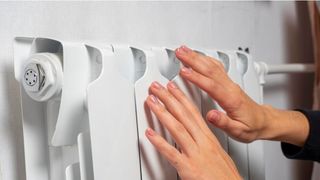 Repartitoarele pentru căldură devin obligatorii de la 1 ianuarie 2023. Ce amenzi riscă cei care nu le montează