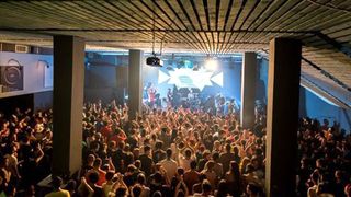 Cum s-au schimbat legile în România după tragedia de la Colectiv. În urma incendiului din seara de 30 octombrie 2015, peste 60 de persoane aveau să-și piardă viața