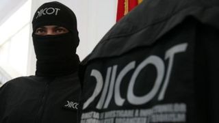 Cinci persoane au fost reținute, &icirc;n urma a 17 percheziții &icirc;n București și Ilfov. Trei persoane au fost plasate sub control judiciar