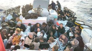 VIDEO - Misiune specială pentru polițiștii români de frontieră, în Marea Mediterană: 108 persoane au fost salvate din largul mării