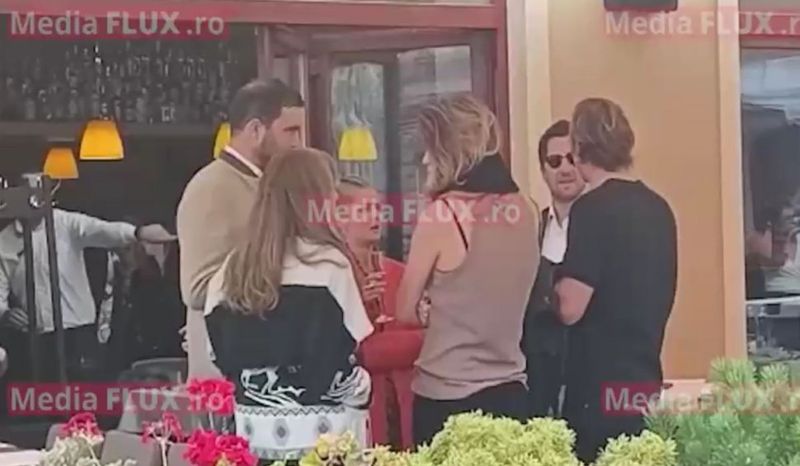 Invitații la petrecerea de Halloween a miliardarului Elon Musk au fost surprinși luând prânzul la un restaurant din Brașov