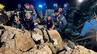 O turistă a murit, după ce o stâncă uriașă s-a prăbușit peste un hotel din Creta