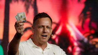 Cât a costat mâncarea consumată de miliardarul Peter Thiel la un restaurant din centrul Brașovului