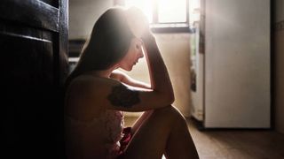 Caz șocant! Un bărbat și-a vândut traficanților de carne vie fiica și soția pentru a scăpa de datorii