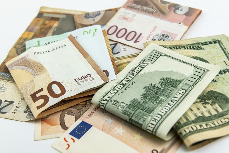Curs valutar BNR, azi 1 noiembrie 2022. Ce se întâmplă cu moneda EURO? Anunțul oficial