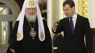Dmitri Medvedev spune că Rusia duce un război împotriva lui Satan