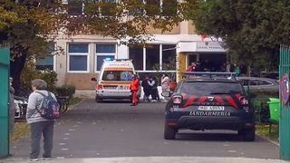 Un elev a leșinat și a fost dus cu salvarea la spital, după un conflict cu un coleg de liceu, în Timișoara