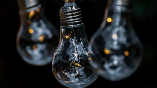 VIDEO: Bani de la stat pentru plata facturilor. 4 milioane de români vor fi beneficiari