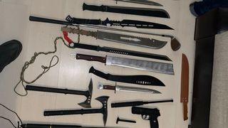 Dolj: Percheziții domiciliare la persoane suspectate de trafic de persoane și trafic de minori. 6 bărbați ar fi exploatat sexual mai multe tinere prin metoda „loverboy”