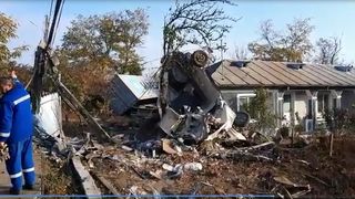 Un TIR condus de un cetăţean ucrainean a ricoșat în curtea unei case