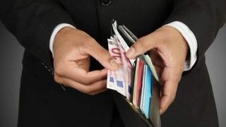 Veste proastă pentru românii care au credite: vor plăti 1.200 de lei în plus