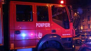 Incendiu la un bloc din Pitești: locatarii au fost evacuați