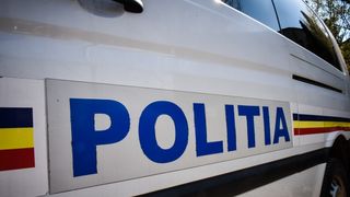 O minoră de 16 ani a fost reținută după ce i-a furat telefonul mobil unui alt adolescent