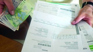 EXCLUSIV: Regularizare de 22.000 de euro pentru facturile la energie electrică. Cine poate primi aceste facturi