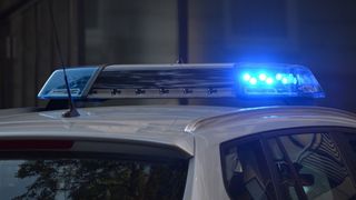 Un șofer de 85 de ani a accidentat două fete pe o trecere de pietoni