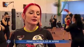 Femeile &icirc;nvață să se apere