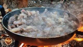 Wild Cooking: Pastramă cu mămăligă