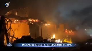 Incendiu în Deltă, intervenție pe apă