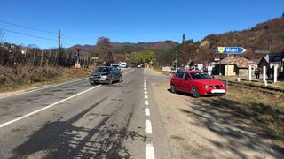 Accident cu trei răniţi pe DN 10, &icirc;n Nehoiu, județul Buzău