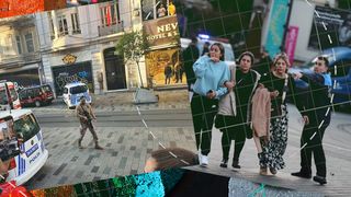 VIDEO- Explozie puternică pe un bulevard pietonal din Istanbul. Șase oameni au murit şi alţi 53 au fost răniţi