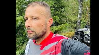 VIDEO - Un bărbat de 43 de ani, pasionat de sporturi extreme, a murit în urma unui accident cu ATV-ul