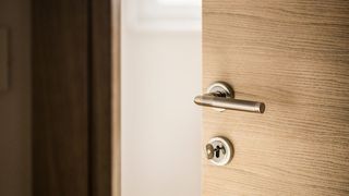 Cum alegem broasca &icirc;n funcție de tipul de ușă?