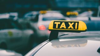 Un bărbat a călătorit cu taxiul până la Roma și a parcurs 1.803 kilometri. Cât a avut de plătit la finalul cursei
