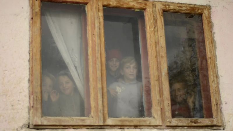 Duminică, la “Asta-i România”, povestea impresionantă a cinci frați sărmani