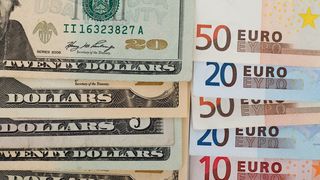 Curs valutar BNR azi, 21 noiembrie 2022. Evoluția monedei euro și a dolarului