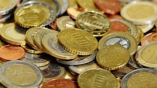 Curs valutar BNR azi, 21 noiembrie 2022. Evoluția monedei euro și a dolarului