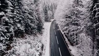 Vremea rece a ajuns în România! Cod galben de ninsori și vreme rea pentru mai multe județe ale țării