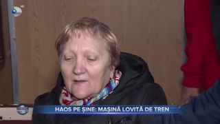 Haos pe șine - mașină lovită de tren