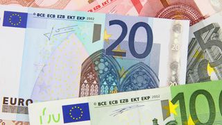 Curs valutar BNR azi, 22 noiembrie 2022. Noile cotații pentru euro şi dolar