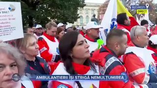 Ambulanțierii &icirc;și strigă nemulțumirea