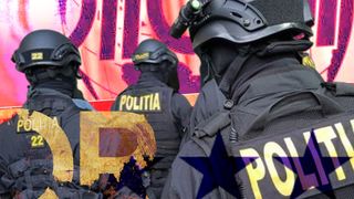 VIDEO - UPDATE Percheziții de amploare în România: membrii unei grupări sunt acuzați de şantaj, lipsire de libertate, violenţe și distrugere