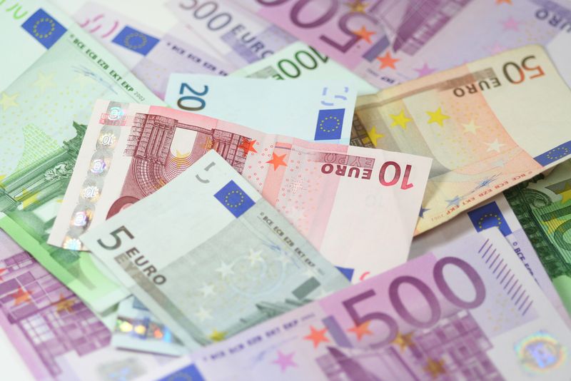 Curs valutar BNR azi, 24 noiembrie 2022. Cum evoluează euro şi dolarul?