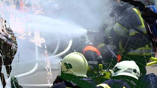 Incendiu la o fabrică de mezeluri din Timișoara. 170 de muncitori evacuați, 5 au ajuns la spital