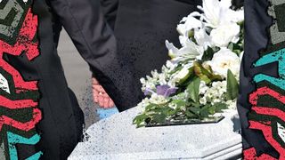 VIDEO- Angajaţi ai INML au trimis cadavrul unei femei către o familie care trebuia să înmormânteze un bărbat. Eroarea, descoperită după trei luni