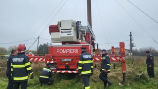 Intervenție de urgență &icirc;ntr-o localitate din Satu Mare. Doi bărbați s-au intoxicat cu diluant